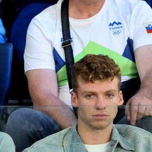 Léon Marchand - Les célébrités assistent à la victoire de l'équipe des USA de basket face au Brésil (122-87) lors des Jeux Olympiques de Paris2024, le 6 août 2024. © Jacovides-Perusseau / Bestimage