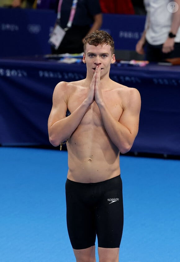 Léon Marchand devient champion Olympique sur 200 m 4 nages lors des Jeux Olympiques de Paris 2024 (JO) à Paris La Defense Arena à Nanterre le 2 Aout 2024. © Dominique Jacovides-Pierre Perusseau/Bestimage