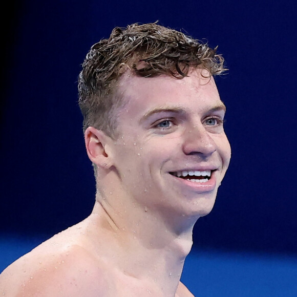 Léon Marchand s'incruste dans une soirée

Léon Marchand devient champion Olympique sur 200 m 4 nages lors des Jeux Olympiques de Paris (JO) à Paris La Defense Arena à Nanterre. © Dominique Jacovides-Pierre Perusseau/Bestimage