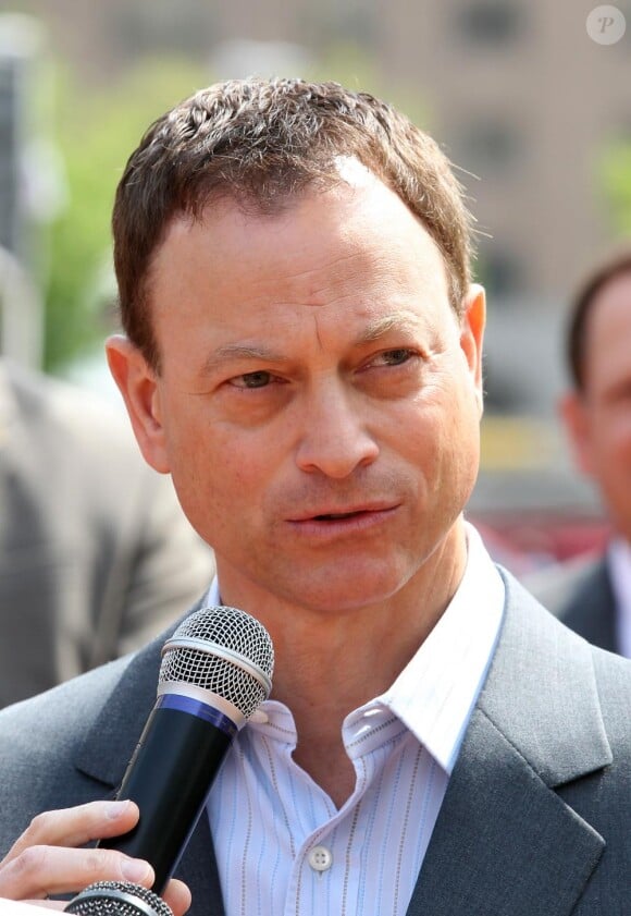 "Voyager loin de ma famille était impossible compte tenu de ce que nous traversions"

Gary Sinise évoque son implication pour le soutien des soldats dans les pays en guerre (En 2011 à Saint-Louis)