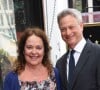 "Ma femme avait appris qu'elle avait un cancer du sein."
Gary Sinise (avec sa femme) reçoit son étoile sur le Walk of Fame à Hollywood, le 17 avril 2017 © Chris Delmas/Bestimage