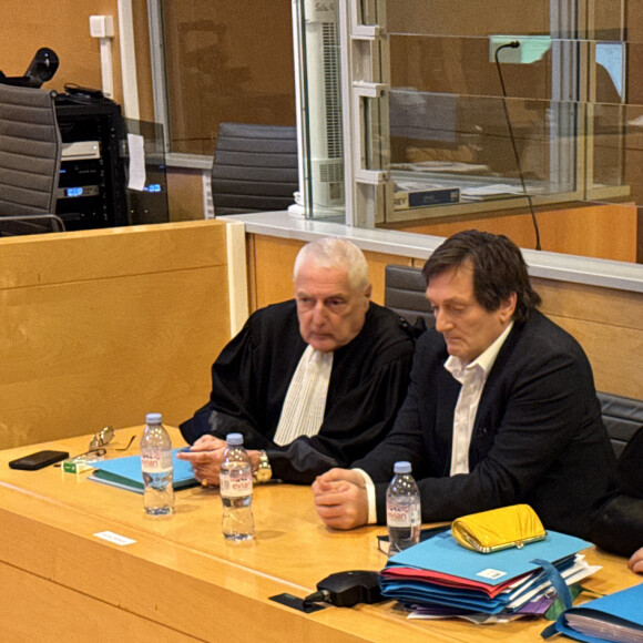 Pierre Palmade au tribunal de Melun avec ses avocats Me Alain Barsikian et Me Céline Lasek pour son procès pour blessures involontaires à la suite d'un accident de la route en février 2023 dans lequel sa voiture a percuté un autre véhicule à Melun. Le 20 novembre 2024. © Christophe Clovis / Bestimage 
