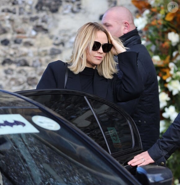 Kimberley Walsh - K.Walsh et N.Roberts (Girls Aloud) assistent aux funérailles de Liam Payne à l'église St Mary à Amersham, le 20 novembre 2024. 