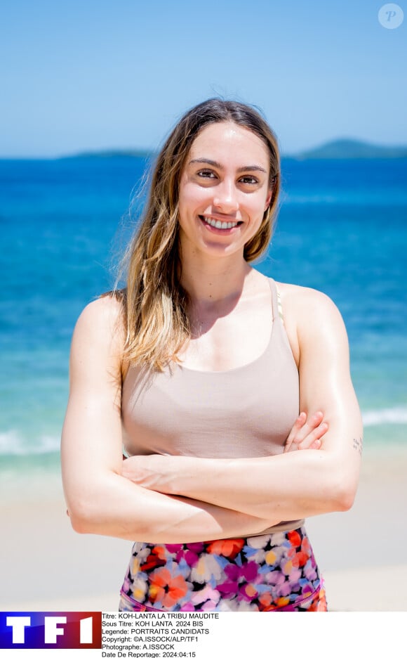 Cassandre (KohLanta 2024) pose avec Gustin nouvelle photo complice du duo, plus proche que