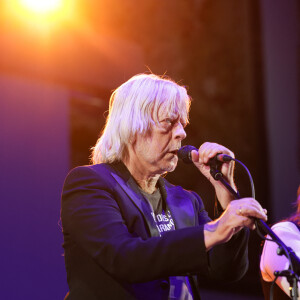 Le chanteur qui a annulé certaines dates de sa tournée était bel et bien présent à Liévin le samedi 16 novembre. 
Exclusif - Le chanteur Renaud (Renaud Séchan) - Les amis musiciens de Renaud ont donné un concert à la Mairie du 13ème à Paris le 5 septembre 2024, en hommage au chanteur et à l'occasion de l'exposition "Renaud, Des mots et des images". 