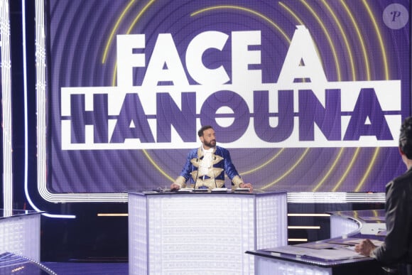 Exclusif - Cyril Hanouna sur le plateau de l'émission "Face à Hanouna" diffusée le 23 novembre 2024 - Paris le 21 novembre 2024