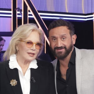 Exclusif - Sylvie Vartan, Cyril Hanouna sur le plateau de l'émission "Face à Hanouna" diffusée le 23 novembre 2024 - Paris le 21 novembre 2024