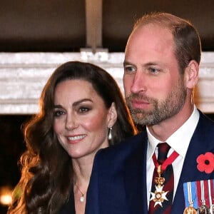 rapprochement et qui a amené l'acteur principal à rompre avec sa femme, autre immense star internationale.

Le prince William, prince de Galles, Catherine Kate Middleton, princesse de Galles - La famille royale du Royaume Uni assiste au Festival du souvenir (Festival of Remembrance) au Royal Albert Hall, Londres le 9 novembre 2024. © Chris Ratcliffe / Pool / Julien Burton via Bestimage 