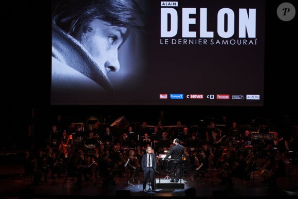 Exclusif - Daniel Guichard (interprète "Mon vieux", la chanson préférée de A.Delon) lors de la soirée hommage Ciné-concert symphonique "Alain Delon, le dernier Samouraï" au palais des congrès à Paris le 8 novembre 2024 le jour de son anniversaire. Pour cette soirée, le chef d'orchestre Vahan Mardirossian a dirigé l'orchestre symphonique de Douai. © Moreau / Jacovides / Bestimage