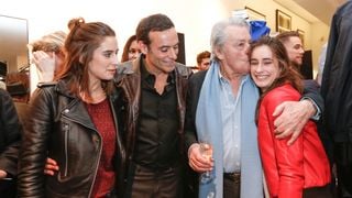 Alain Delon : Sa petite-fille Liv paisible à Douchy, Anthony dévoile de belles images depuis la forteresse