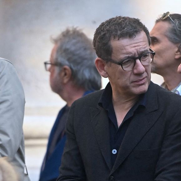 Dany Boon, en partance pour la cérémonie d'enterrement de l'acteur français Michel Blanc à l'église Saint Eustache à Paris, France, le 10 octobre 2024.