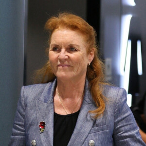 La duchesse d'York est une maman et une grand-mère dévouées. 
La duchesse d'York, Sarah Ferguson photographiée arrivant à Sydney pour le lancement de son livre.