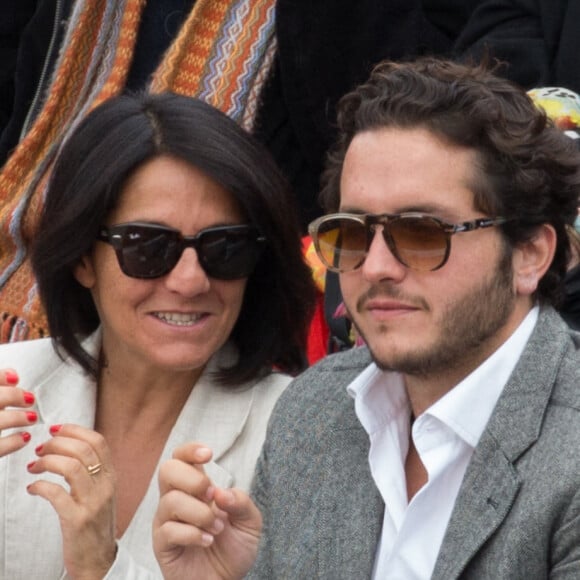 Les amoureux sont plutôt discrets sur leur vie de couple mais n'hésitent pas à apparaître ensemble en public.
Florence Foresti, Alexandre Kominek dans les tribunes pendant Roland Garros 2022 le 29 mai 2022 à Paris, France. Photo par Nasser Berzane/ABACAPRESS.COM