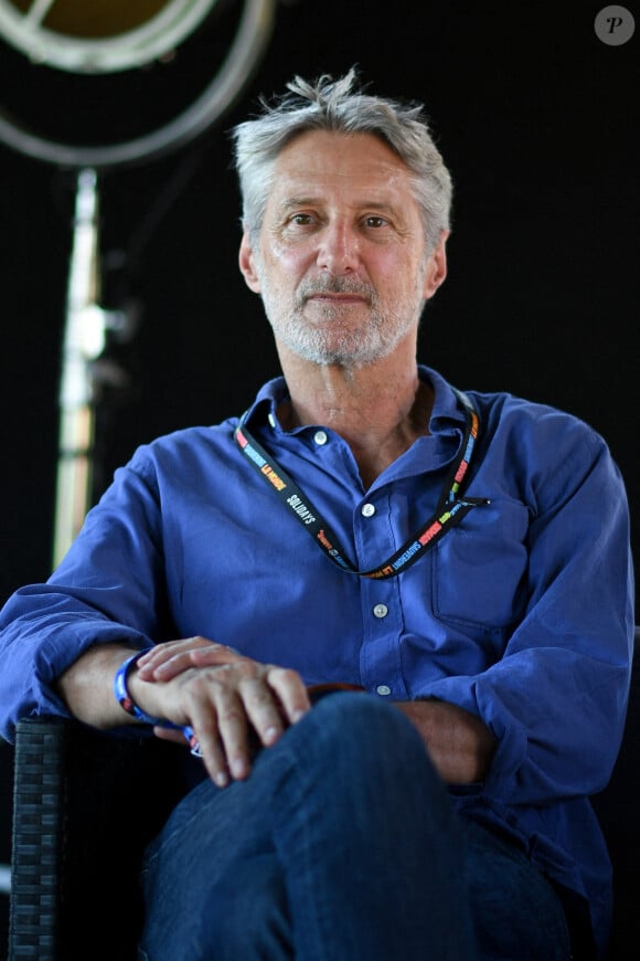 Antoine de Caunes lors de la 25e édition du festival de musique Solidays à l'Hippodrome de Longchamp, à Paris, France, le 25 juin 2023. Photo par Lionel Urman/ABACAPRESS.COM