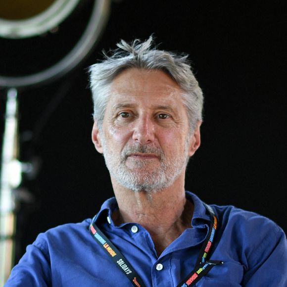 Antoine de Caunes lors de la 25e édition du festival de musique Solidays à l'Hippodrome de Longchamp, à Paris, France, le 25 juin 2023. Photo par Lionel Urman/ABACAPRESS.COM