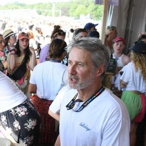 Antoine de Caunes lors de la 25e édition du festival de musique Solidays à l'Hippodrome de Longchamp, à Paris, France, le 25 juin 2023. Photo par Lionel Urman/ABACAPRESS.COM