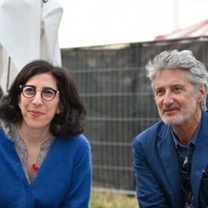 Rima Abdul Malak, ministre de la Culture, Antoine de Caunes lors du festival Solidays sur l'Hippodrome de Longchamp à Paris le 26 juin 2022. © Lionel Urman / Panoramic / Bestimage