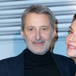 Antoine de Caunes et Daphne Roulier assistent au dernier défilé Jean-Paul Gaultier Haute Couture Printemps/Été 2020 dans le cadre de la semaine de la mode à Paris, France, le 22 janvier 2020. Photo par Aurore Marechal/ABACAPRESS.COM