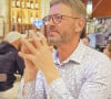 Et au bilan, l'agriculteur régale encore l'audience avec une belle surprise.
Christophe avec son prétendant Yann dans "L'amour est dans le pré", M6
