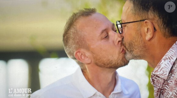 Il est toujours en couple avec Yann !
Christophe et Yann au bilan de "L'amour est dans le pré". M6