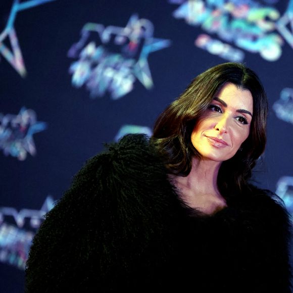 "Sincèrement, cette intoxication alimentaire, j'en garde un tel mauvais souvenir que ça restera le pire souvenir de Noël."
Jenifer au photocall de la 24ème édition des "NRJ Music Awards (NMA)" au Palais des Festivals à Cannes le 18 novembre 2022. © Dominique Jacovides / Bestimage 