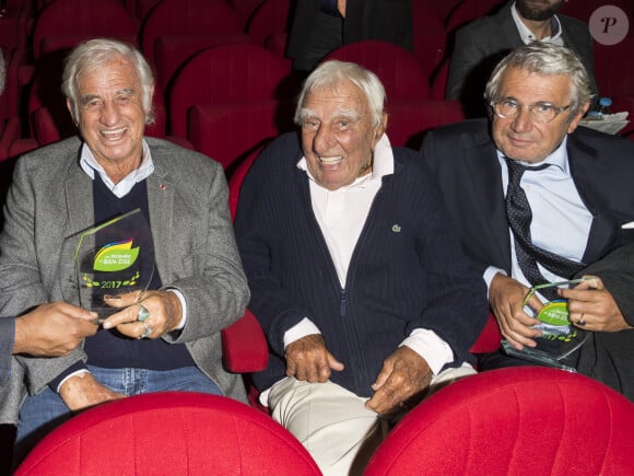 Jean-Paul Belmondo, Charles Gérard et Michel Boujenah à la 3ème Edition des "Trophées du Bien-Etre" au théâtre des Mathurins à Paris, le 18 septembre 2017.