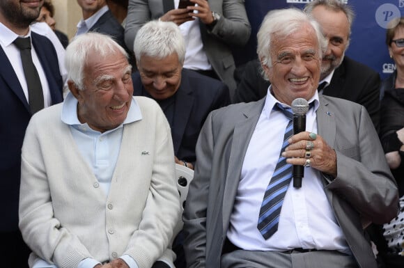 Charles Gérard et Jean-Paul Belmondo lors de l'hommage rendu à Jean-Paul Belmondo: "Marseille fête Belmondo" au Château de la Buzine. Du 30 juin au 6 novembre 2017