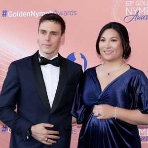 Louis Ducruet et sa femme Marie (enceinte) - La famille princière au photocall et cérémonie de clôture de la 63ème édition du Festival de Télévision de Monte-Carlo (63rd Golden Nymph) au Grimaldi Forum à Monaco le 18 juin 2024. © Claudia Albuquerque / Bestimage 