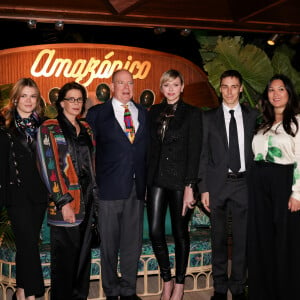 Mélanie-Antoinette de Massy, Camille Gottlieb, la princesse Stéphanie, le prince Albert II de Monaco, la princesse Charlene, Louis Ducruet et sa femme Marie lors de l'inauguration du restaurant Amazonico Monte-Carlo à Monaco le 4 avril 2024. Situé au coeur de l'emblématique Place du Casino, Amazónico Monte-Carlo invite à découvrir une expérience multisensorielle, à travers la forêt amazonienne. Créé par Sandro Silva et Marta Seco à Madrid en 2016, puis installé à Londres et Dubaï, Amazónico Monte-Carlo s'installe au coeur du Carré d'or. A partir du 5 avril 2024 ce concept de restaurant, bar et lounge inspiré par l'Amazonie promet un voyage festif. © Claudia Albuquerque / Bestimage 