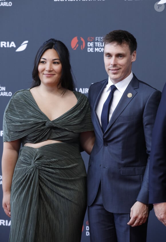 Le 17 juin dernier via leurs réseaux, ils ont révélé qu'ils attendaient leur deuxième enfant... Et il s'agit d'une petite fille !
Louis Ducruet et sa femme Marie sur le tapis rouge du photocall de la cérémonie d'ouverture du 62ème Festival de Télévision de Monte-Carlo, à Monaco, le 16 juin 2023. © Denis Guignebourg/BestImage 