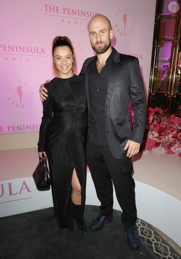 Denitsa Ikonomova (enceinte) et son compagnon François Alu - Photocall du 5ème gala de charité de l'association "Les Bonnes Fées" à l'occasion de la campagne mondiale "Octobre Rose" à l'hôtel Peninsula, Paris le 3 octobre 2024. © Coadic Guirec/Bestimage