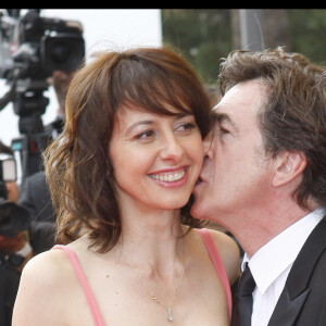 François Cluzet et Valérie Bonneton - Montée des marches du film "A l'origine" au 62e festival de Cannes