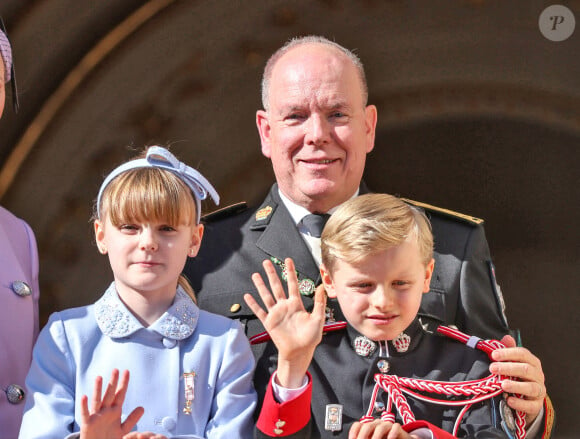 Le prince Albert II de Monaco, et ses enfants le prince Jacques et la princesse Gabriella - La famille princière de Monaco au balcon du palais, à l'occasion de la Fête Nationale de Monaco, le 19 novembre 2024. © Jacovides-Bebert/Bestimage