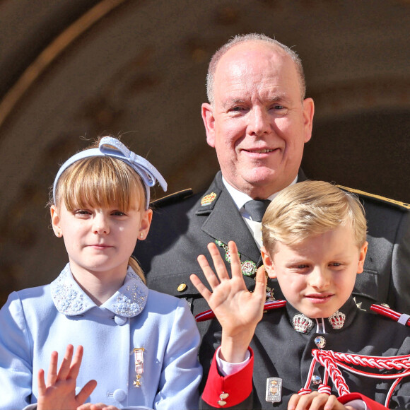 Le prince Albert II de Monaco, et ses enfants le prince Jacques et la princesse Gabriella - La famille princière de Monaco au balcon du palais, à l'occasion de la Fête Nationale de Monaco, le 19 novembre 2024. © Jacovides-Bebert/Bestimage