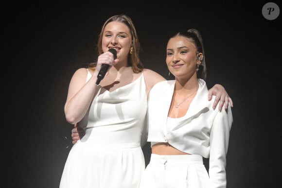 Héléna Bailly et Lénie Vacher lors du concert de la Star Academy à Lyon, le 15/03/24. Photo Sandrine Thesillat / Panoramic