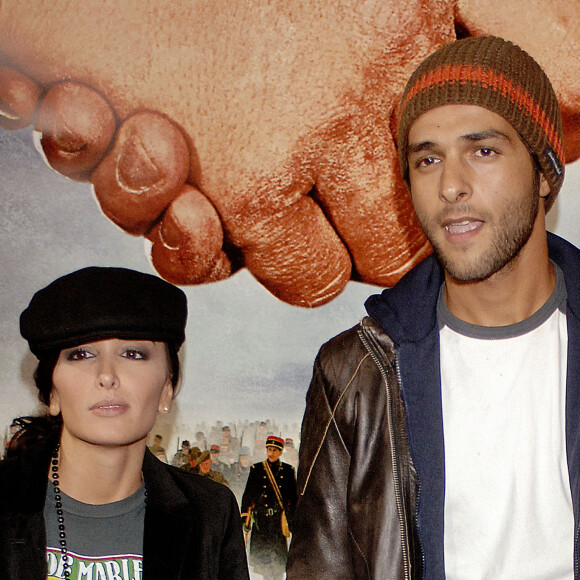 La chanteuse française Jenifer et son petit ami Maxime à la première de 'Joyeux Noel' réalisé par Gilles Marchand, qui s'est tenue à l'UGC Normandie sur l'avenue des Champs Elysées à Paris, France, le 03 novembre 2005. Photo par Giancarlo Gorassini/ABACAPRESS.COM