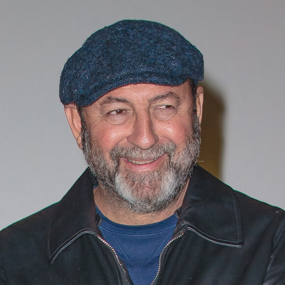 "Mais quand j'étais jeune papa, j'adorais le fêter. Ca m'est arrivé très souvent de me déguiser en Père Noël ! Je continue quand même à décorer la maison pour préserver l'esprit de Noël", a-t-il précisé.
Exclusif - Kad Merad lors de l'avant-première du film "Finalement" de C.Lelouch au cinéma Kinepolis à Lomme, près de Lille le 22 octobre 2024. © Stéphane Vansteenkiste / Bestimage