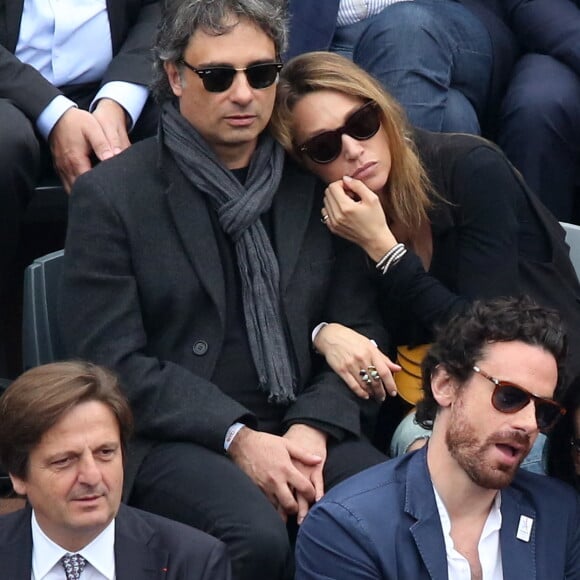 Laura Smet et Raphaël - People dans les tribunes de la finale homme des internationaux de France de Roland Garros à Paris le 5 juin 2016. © Moreau-Jacovides / Bestimage