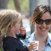 Jennifer Garner est allée chercher sa fille Violet à l'école. Elle se rendent ensuite au Child Success Center à Santa Monica le 2 avril 2010