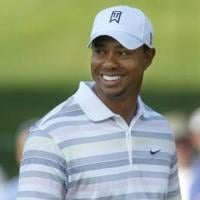 Regardez Tiger Woods, souriant et détendu pour son grand retour... sous les applaudissements !
