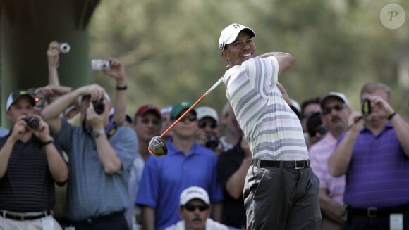 Tiger Woods effectue son retour à la compétition au Masters d'Augusta, du 8 au 11 avril 2010. Le 5 avril, il est apparu sur le practice pour s'entraîner...