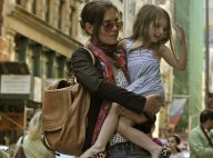 Suri Cruise : Elle improvise un numéro de danse en pleine rue et fait travailler sa maman Katie Holmes comme une folle !