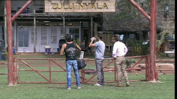 La Ferme Célébrités en Afrique : Un dernier petit clash en route... et Mickaël, David et Greg font leurs adieux à Zulu Nyala !