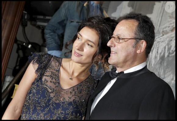 Jean Reno et son épouse Zofia à la soirée d'inauguration du nouvel espace Ralph Lauren à Paris, le 14 avril 2010
