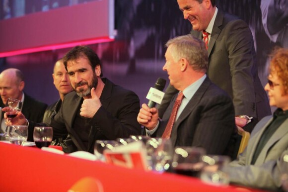 Pascal Olmeta, Eric Cantona, récompensé lors des Nordoff Robbins Football Extravaganza à Londres le 12 avril 2010, Sir Alex Ferguson et Mick Hucknall.