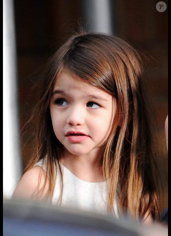 Suri Cruise sur le tournage du film de sa mère "Son of no one" (9 vril 2010/ New York)