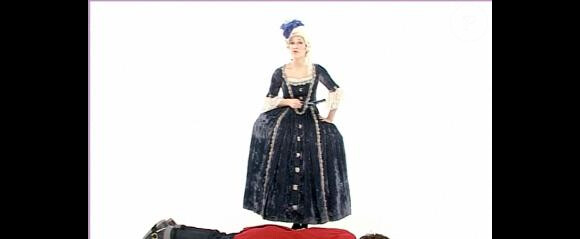Daphné Burki se prend pour Marie-Antoinette dans la vingt-cinquième heure de FEMIBION