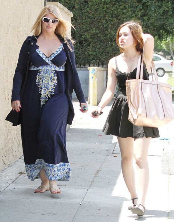 Kirstie Alley et sa fille Lillie Price se baladent à Malibu