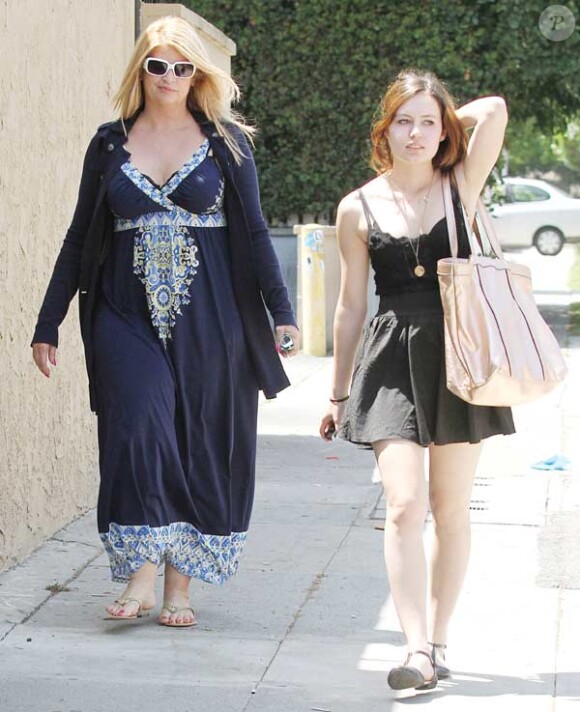 Kirstie Alley et sa fille Lillie Price se baladent à Malibu