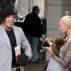Mickey Rourke se promène sous le soleil de Beverly Hills en compagnie de sa girlfriend, la somptueuse Anastassija Makarenko le 27 avril 2010